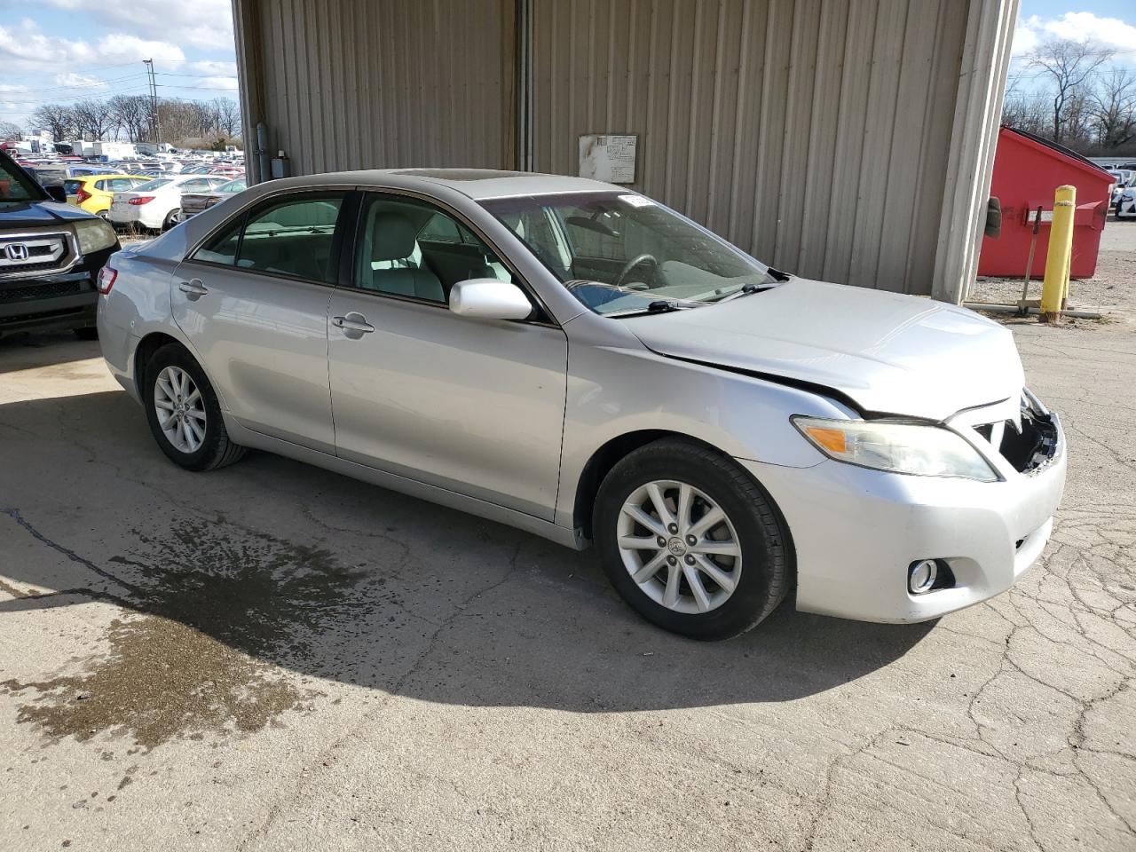 Photo 3 VIN: 4T4BF3EK1BR101144 - TOYOTA CAMRY 