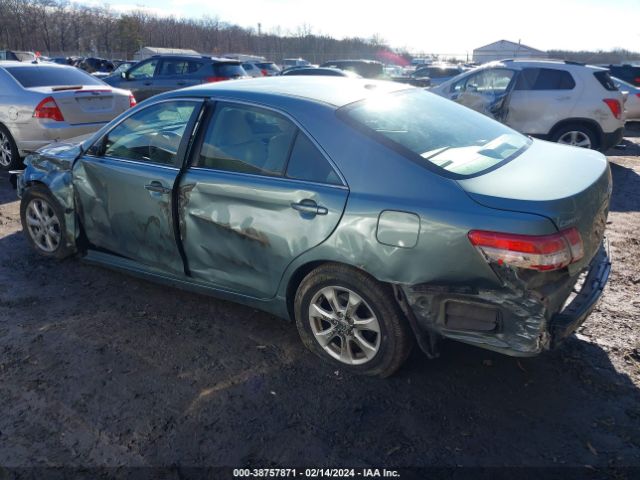 Photo 2 VIN: 4T4BF3EK1BR111883 - TOYOTA CAMRY 