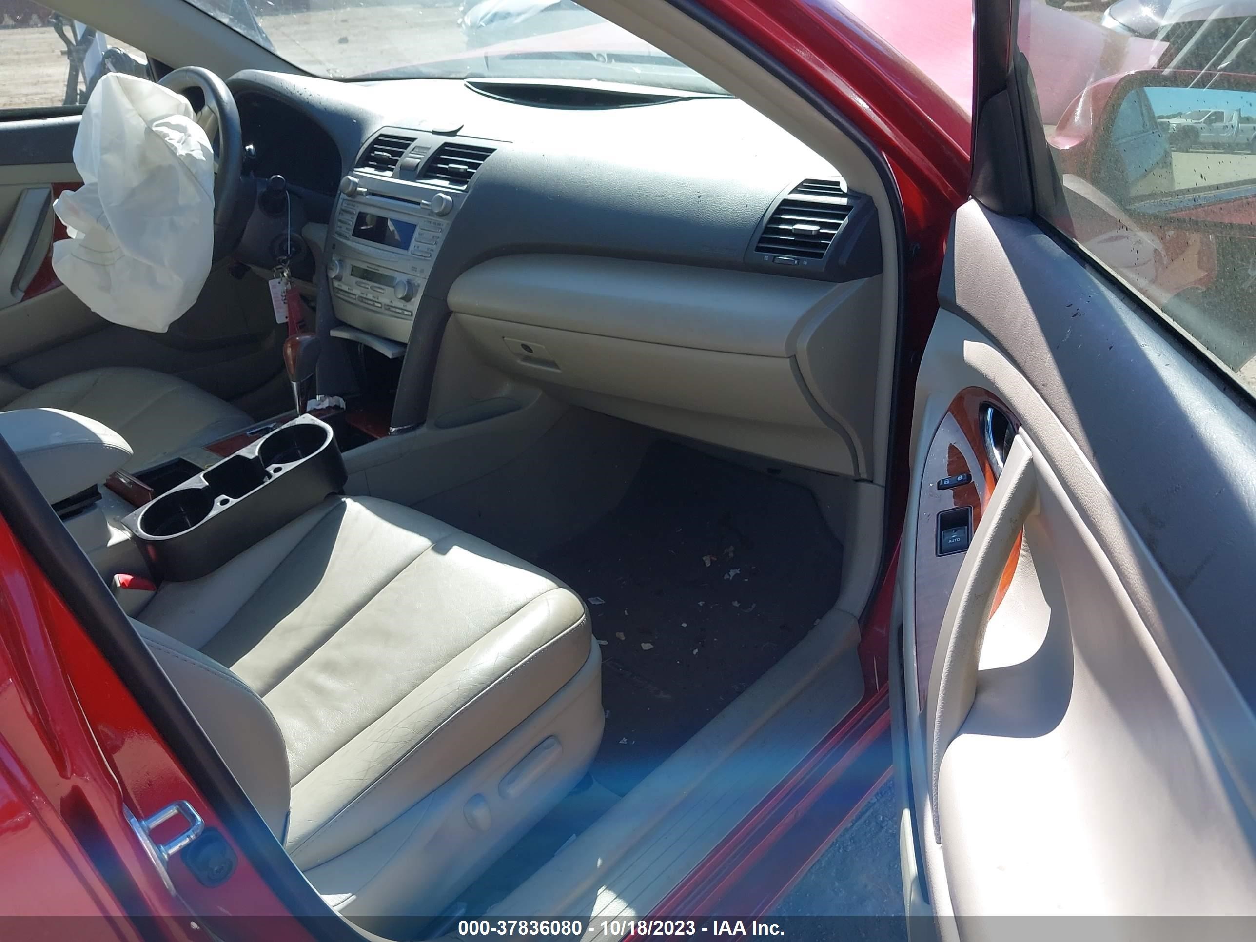 Photo 4 VIN: 4T4BF3EK1BR113505 - TOYOTA CAMRY 