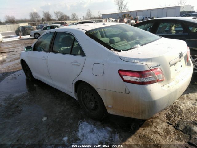 Photo 2 VIN: 4T4BF3EK1BR122382 - TOYOTA CAMRY 