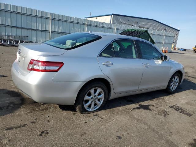 Photo 2 VIN: 4T4BF3EK1BR142602 - TOYOTA CAMRY BASE 