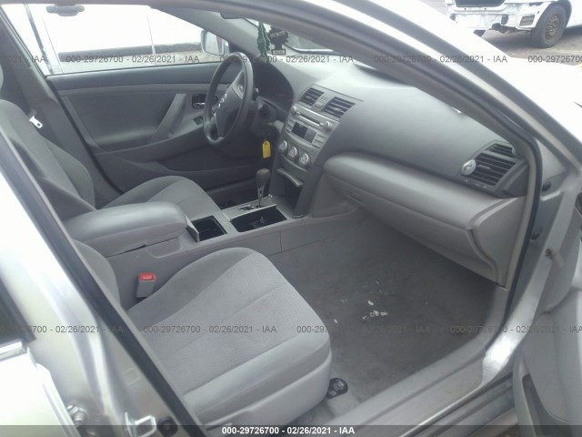 Photo 4 VIN: 4T4BF3EK1BR142972 - TOYOTA CAMRY 