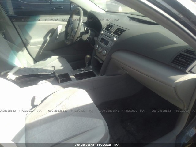 Photo 4 VIN: 4T4BF3EK1BR149372 - TOYOTA CAMRY 