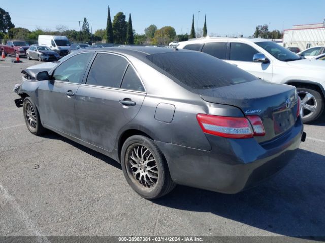 Photo 2 VIN: 4T4BF3EK1BR157472 - TOYOTA CAMRY 