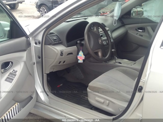 Photo 4 VIN: 4T4BF3EK1BR159772 - TOYOTA CAMRY 