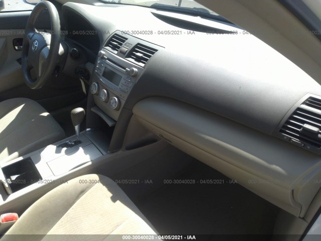 Photo 4 VIN: 4T4BF3EK1BR164602 - TOYOTA CAMRY 