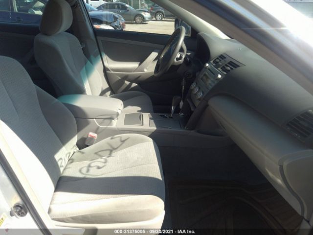 Photo 4 VIN: 4T4BF3EK1BR169217 - TOYOTA CAMRY 