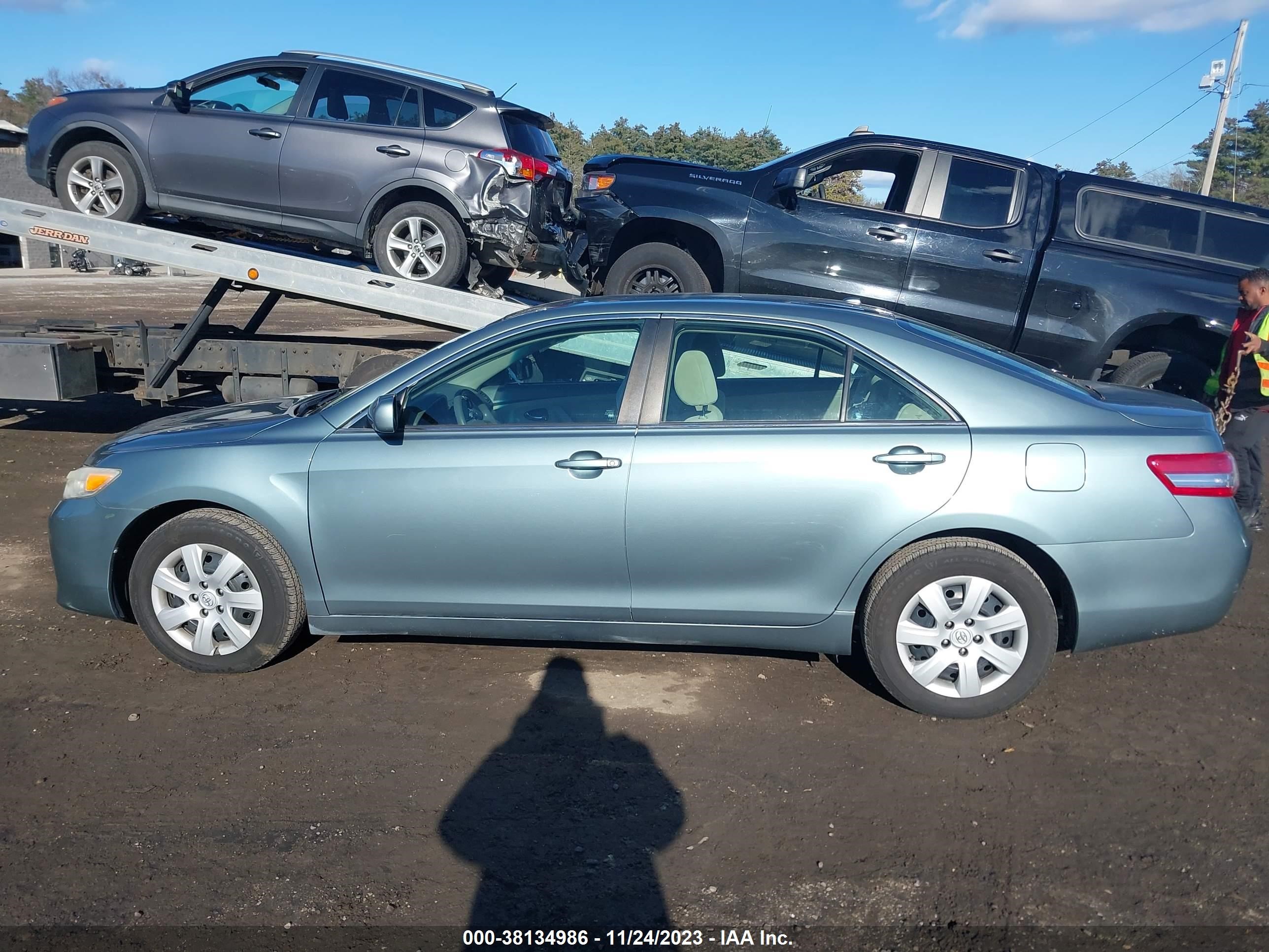 Photo 13 VIN: 4T4BF3EK2AR011726 - TOYOTA CAMRY 