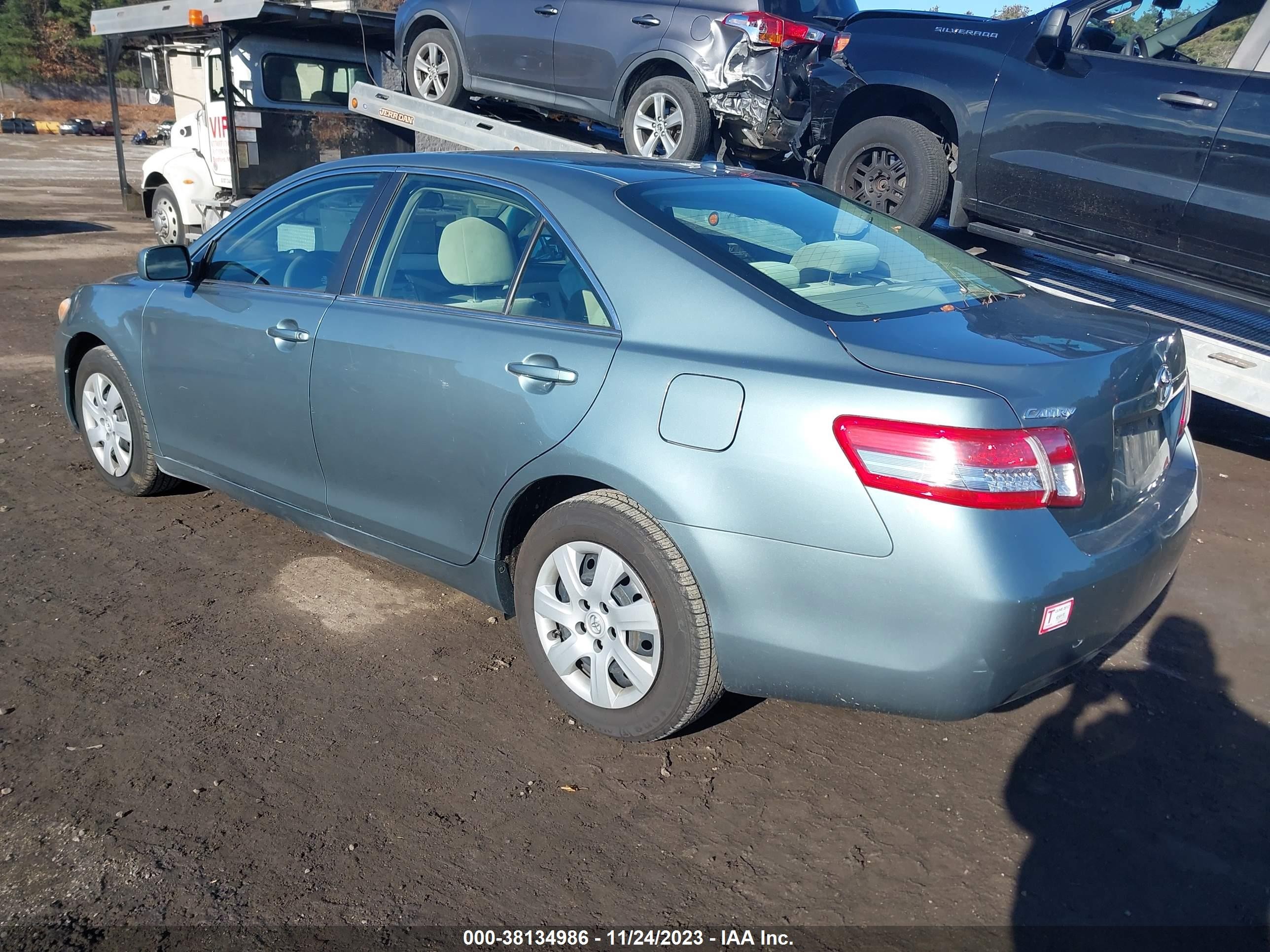 Photo 2 VIN: 4T4BF3EK2AR011726 - TOYOTA CAMRY 