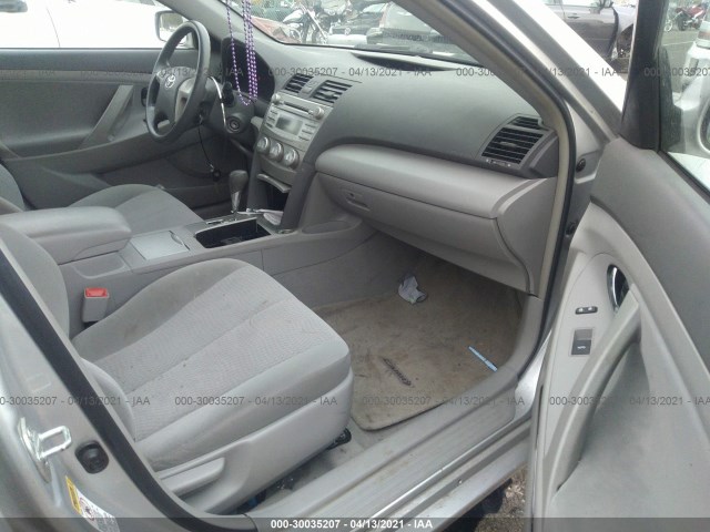 Photo 4 VIN: 4T4BF3EK2AR013654 - TOYOTA CAMRY 