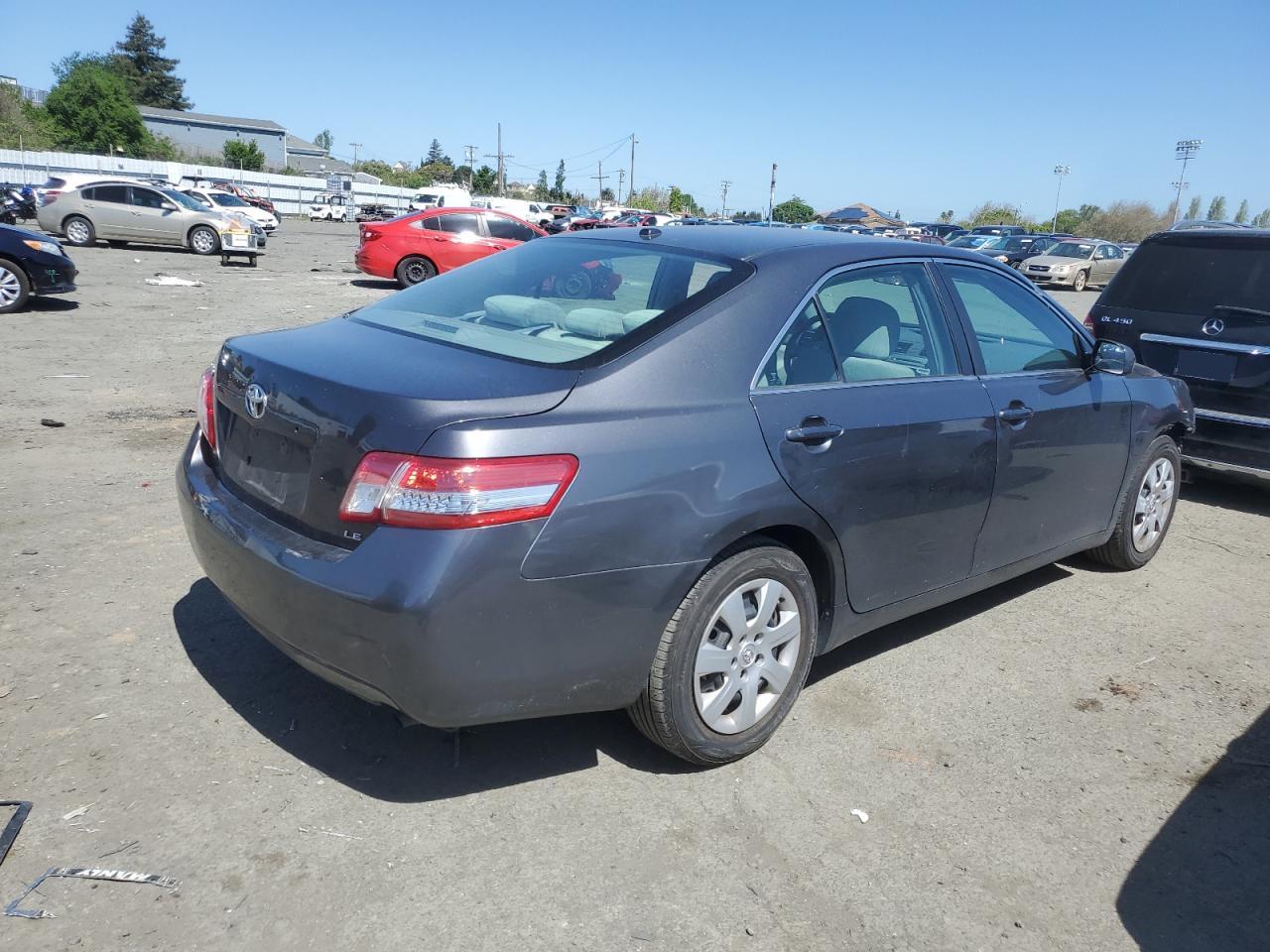 Photo 2 VIN: 4T4BF3EK2AR028378 - TOYOTA CAMRY 