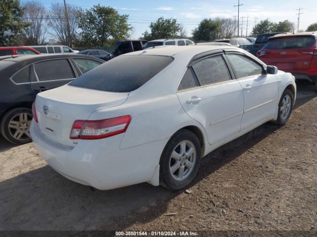 Photo 3 VIN: 4T4BF3EK2AR058643 - TOYOTA CAMRY 