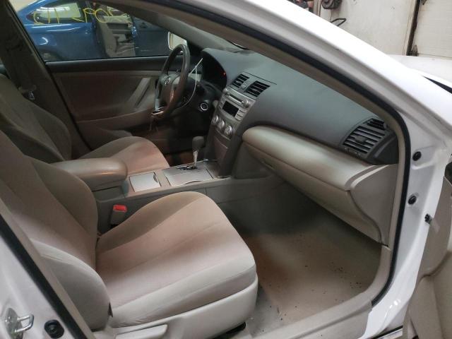 Photo 4 VIN: 4T4BF3EK2BR089814 - TOYOTA CAMRY BASE 