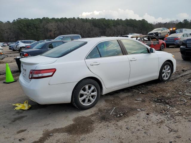 Photo 2 VIN: 4T4BF3EK2BR090686 - TOYOTA CAMRY BASE 