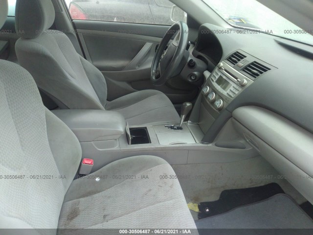 Photo 4 VIN: 4T4BF3EK2BR098853 - TOYOTA CAMRY 