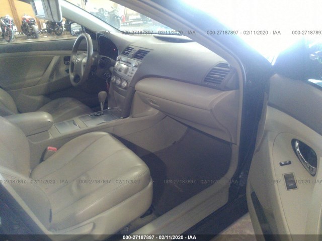 Photo 4 VIN: 4T4BF3EK2BR101217 - TOYOTA CAMRY 