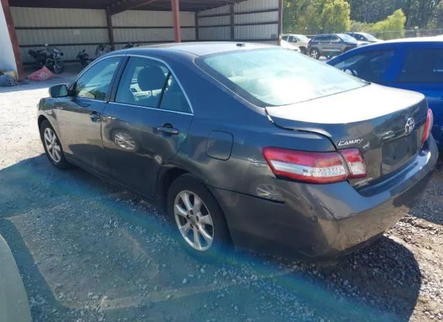 Photo 2 VIN: 4T4BF3EK2BR102822 - TOYOTA CAMRY 