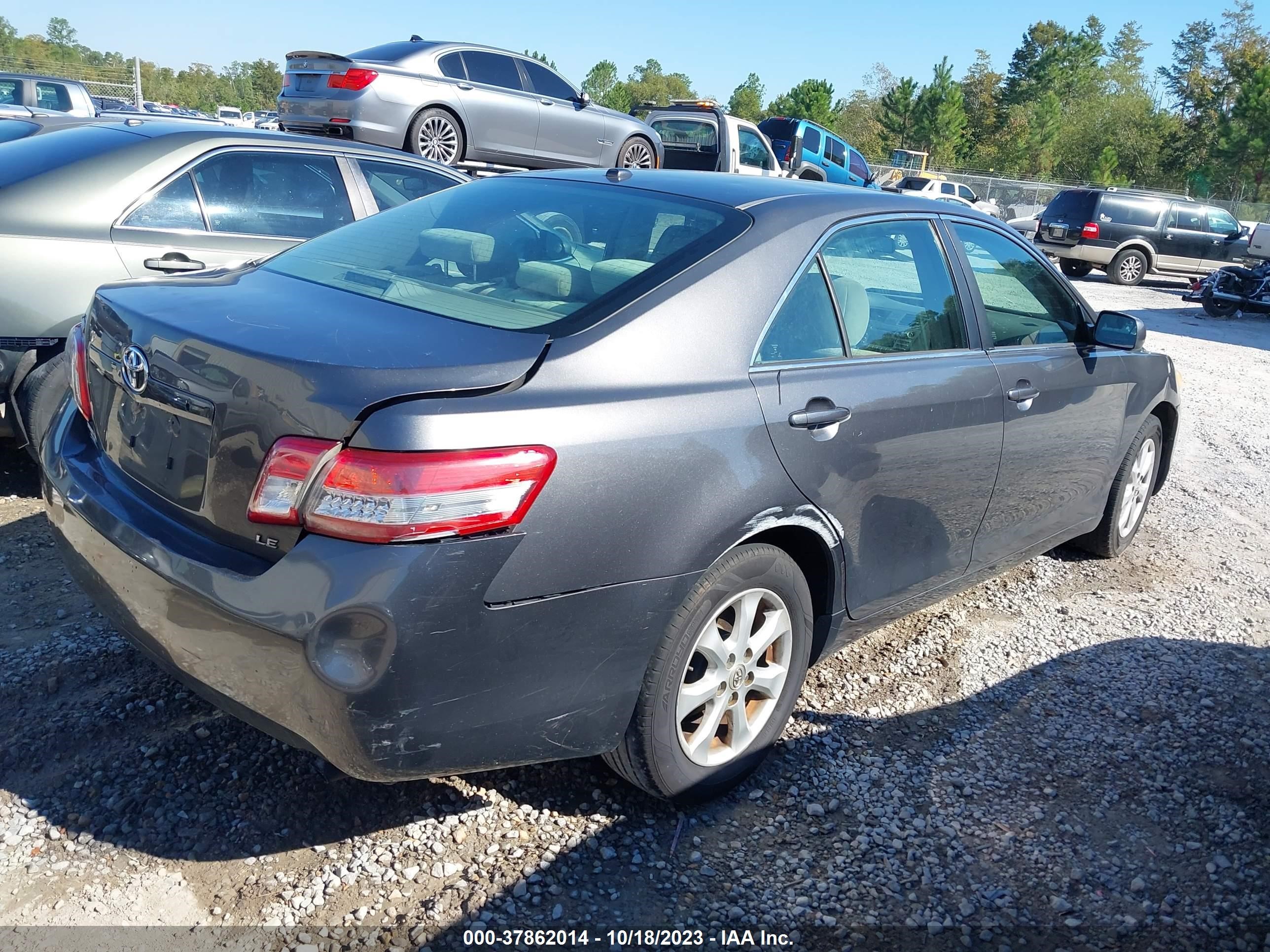 Photo 3 VIN: 4T4BF3EK2BR102822 - TOYOTA CAMRY 