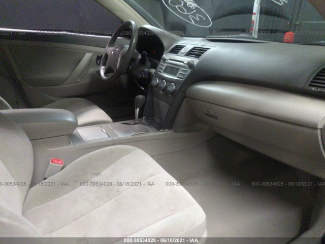 Photo 4 VIN: 4T4BF3EK2BR119247 - TOYOTA CAMRY 