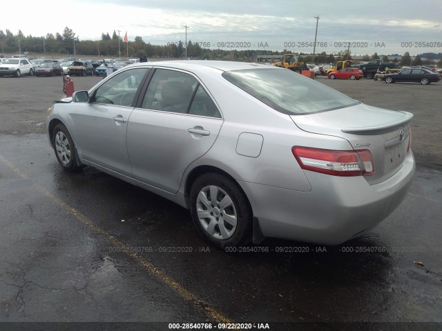 Photo 2 VIN: 4T4BF3EK2BR121953 - TOYOTA CAMRY 