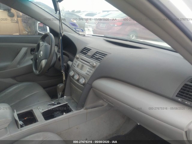 Photo 4 VIN: 4T4BF3EK2BR134525 - TOYOTA CAMRY 