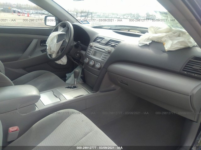 Photo 4 VIN: 4T4BF3EK2BR150935 - TOYOTA CAMRY 