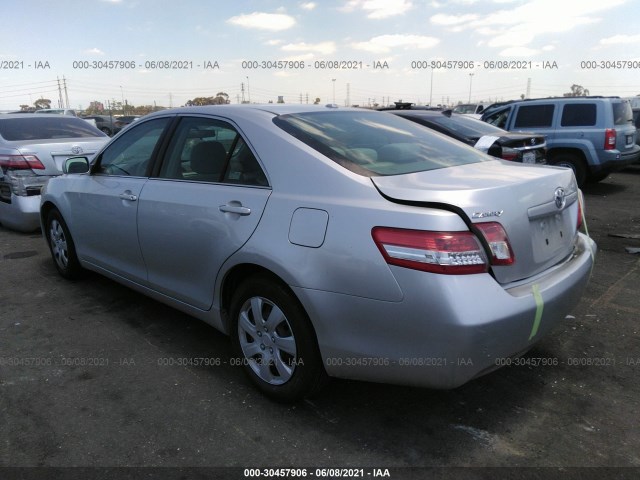 Photo 2 VIN: 4T4BF3EK2BR151826 - TOYOTA CAMRY 