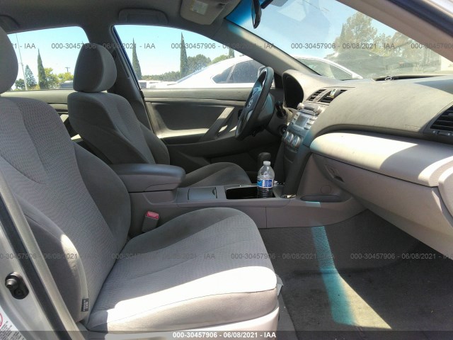 Photo 4 VIN: 4T4BF3EK2BR151826 - TOYOTA CAMRY 