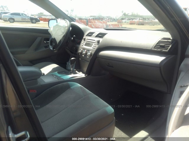 Photo 4 VIN: 4T4BF3EK2BR152510 - TOYOTA CAMRY 