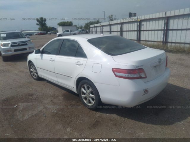 Photo 2 VIN: 4T4BF3EK2BR154015 - TOYOTA CAMRY 