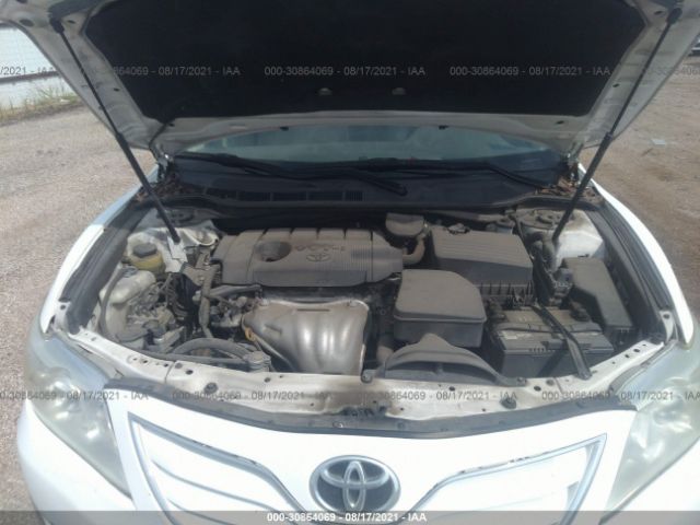 Photo 9 VIN: 4T4BF3EK2BR154015 - TOYOTA CAMRY 