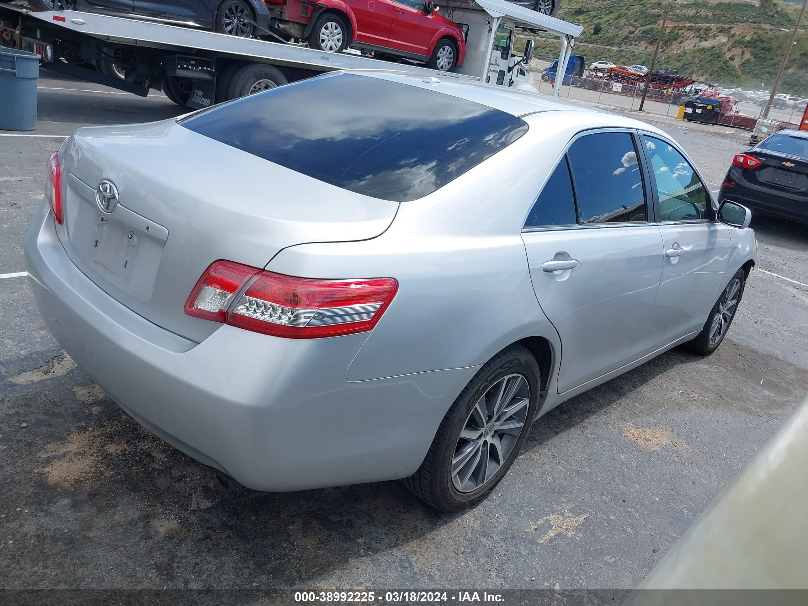 Photo 3 VIN: 4T4BF3EK2BR154189 - TOYOTA CAMRY 