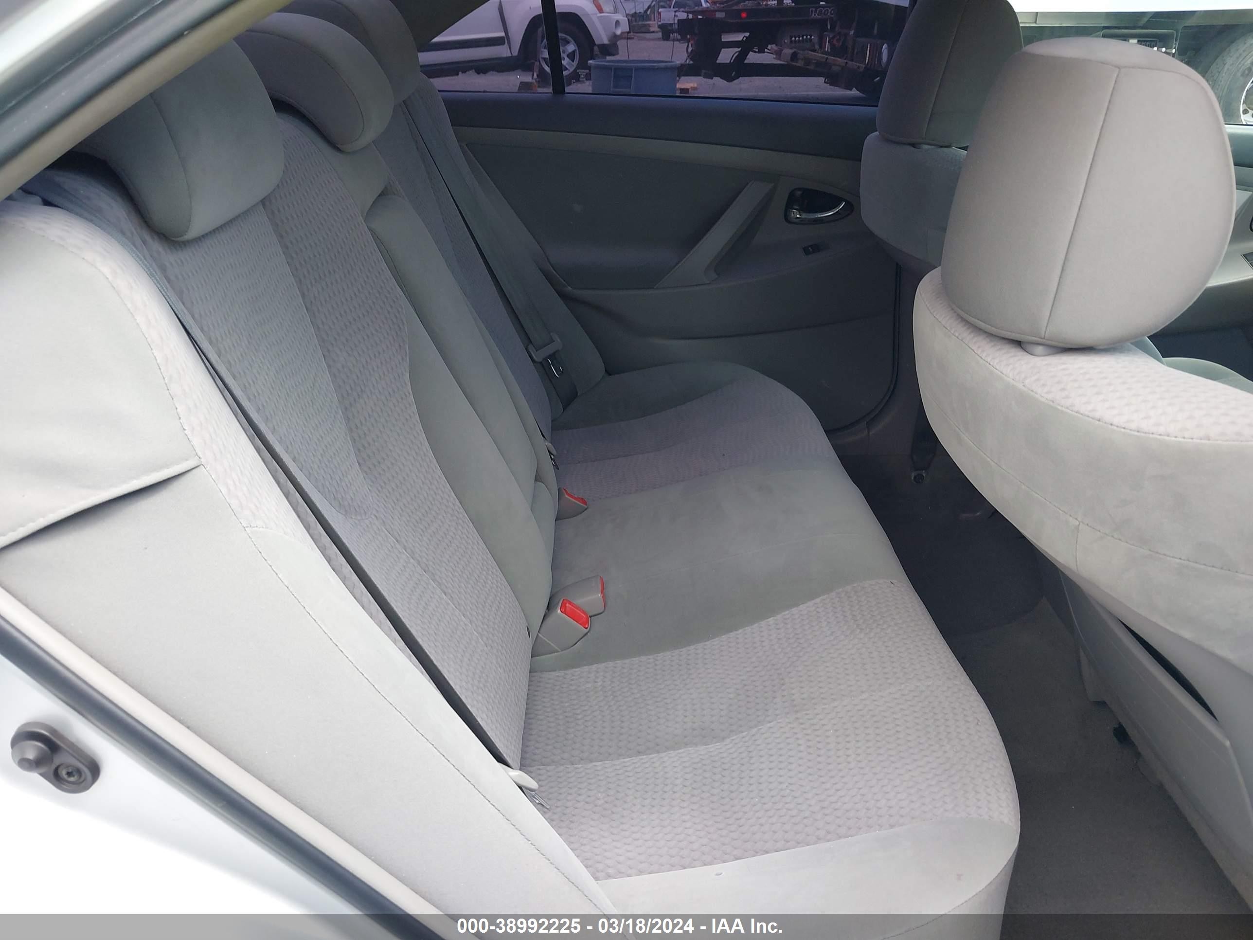 Photo 7 VIN: 4T4BF3EK2BR154189 - TOYOTA CAMRY 