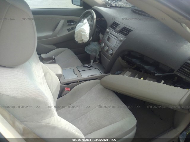 Photo 4 VIN: 4T4BF3EK2BR156332 - TOYOTA CAMRY 