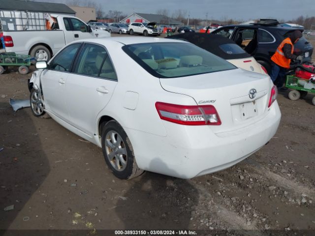 Photo 2 VIN: 4T4BF3EK2BR159313 - TOYOTA CAMRY 