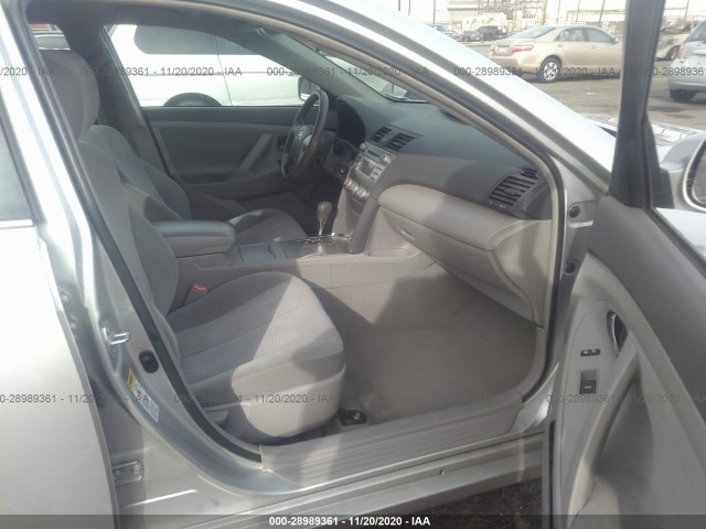 Photo 4 VIN: 4T4BF3EK2BR163913 - TOYOTA CAMRY 