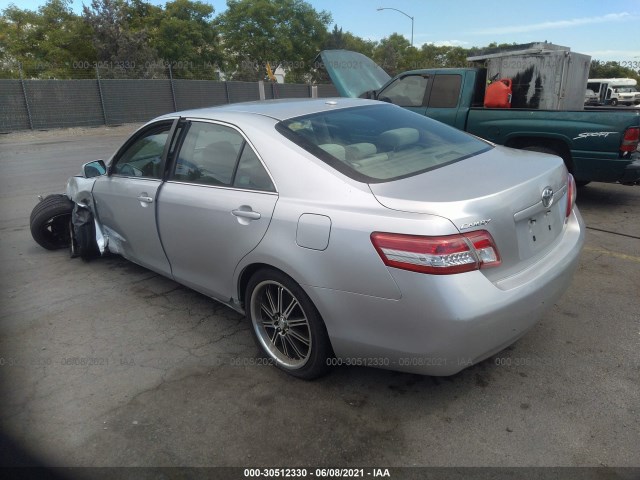 Photo 2 VIN: 4T4BF3EK2BR166438 - TOYOTA CAMRY 