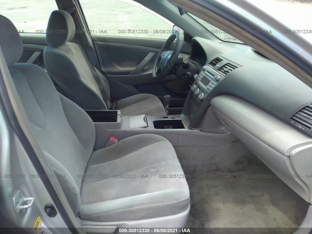 Photo 4 VIN: 4T4BF3EK2BR166438 - TOYOTA CAMRY 