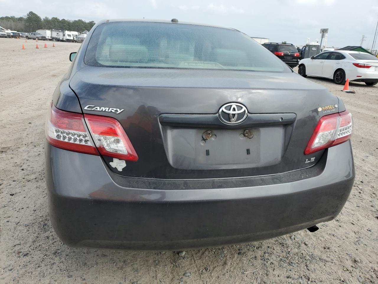 Photo 5 VIN: 4T4BF3EK2BR167573 - TOYOTA CAMRY 