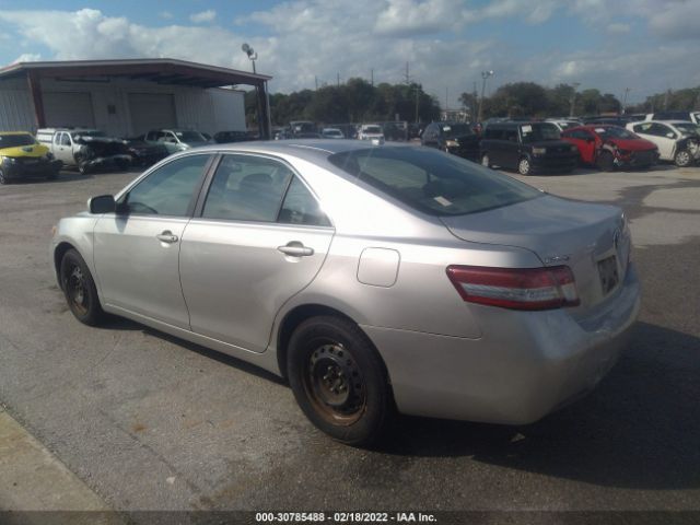 Photo 2 VIN: 4T4BF3EK2BR179318 - TOYOTA CAMRY 