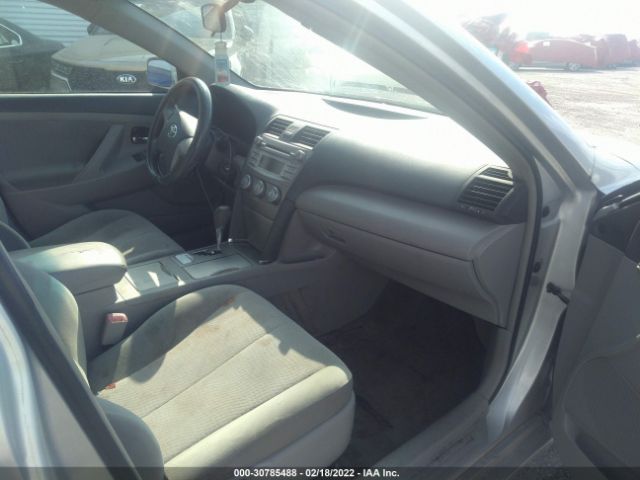 Photo 4 VIN: 4T4BF3EK2BR179318 - TOYOTA CAMRY 