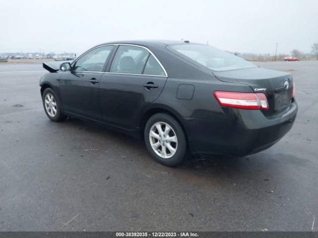 Photo 2 VIN: 4T4BF3EK2BR181344 - TOYOTA CAMRY 