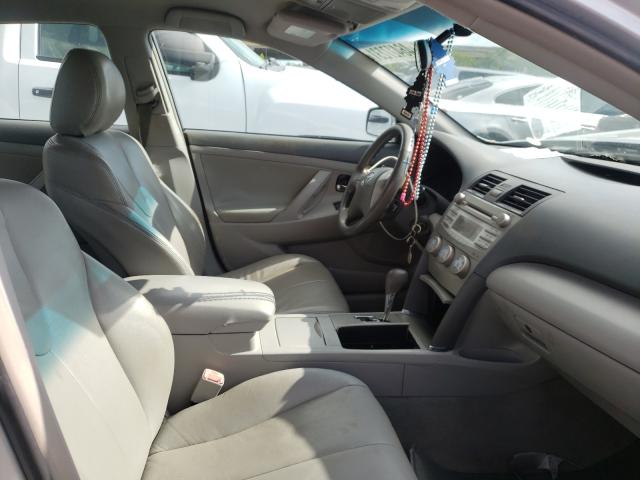 Photo 4 VIN: 4T4BF3EK2BR187063 - TOYOTA CAMRY BASE 