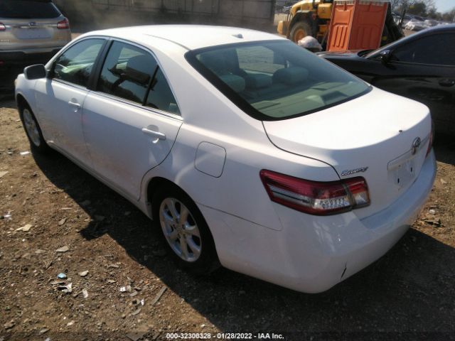 Photo 2 VIN: 4T4BF3EK2BR193056 - TOYOTA CAMRY 