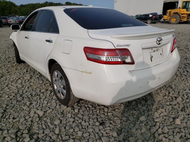 Photo 2 VIN: 4T4BF3EK2BR200801 - TOYOTA CAMRY BASE 