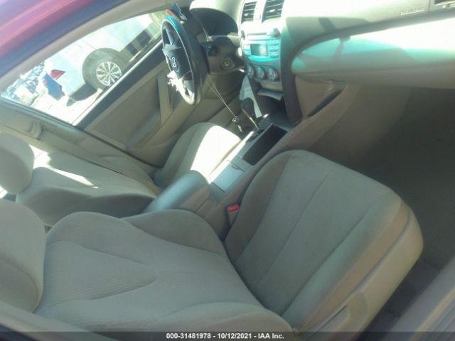 Photo 4 VIN: 4T4BF3EK2BR213032 - TOYOTA CAMRY 