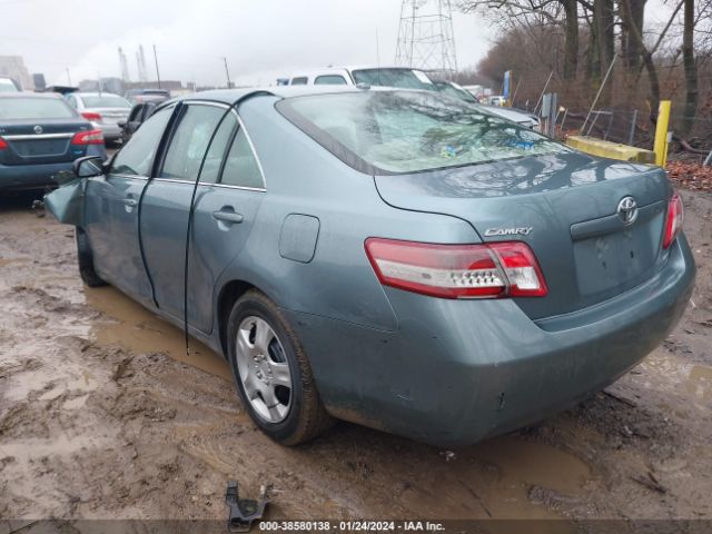 Photo 2 VIN: 4T4BF3EK3AR004252 - TOYOTA CAMRY 