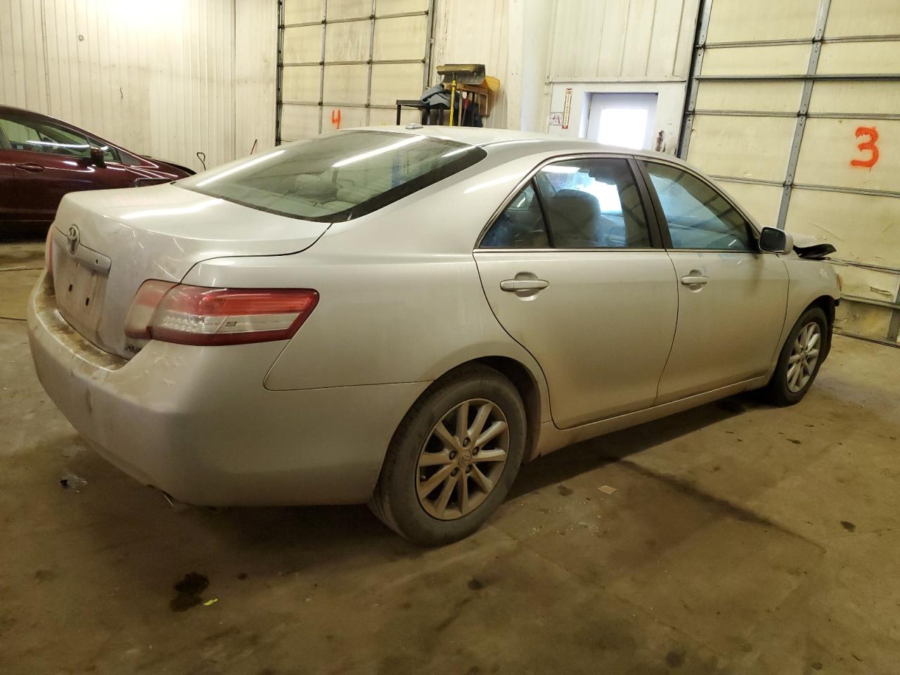 Photo 2 VIN: 4T4BF3EK3AR043696 - TOYOTA CAMRY 