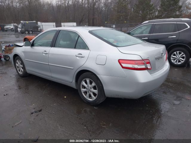 Photo 2 VIN: 4T4BF3EK3AR061373 - TOYOTA CAMRY 