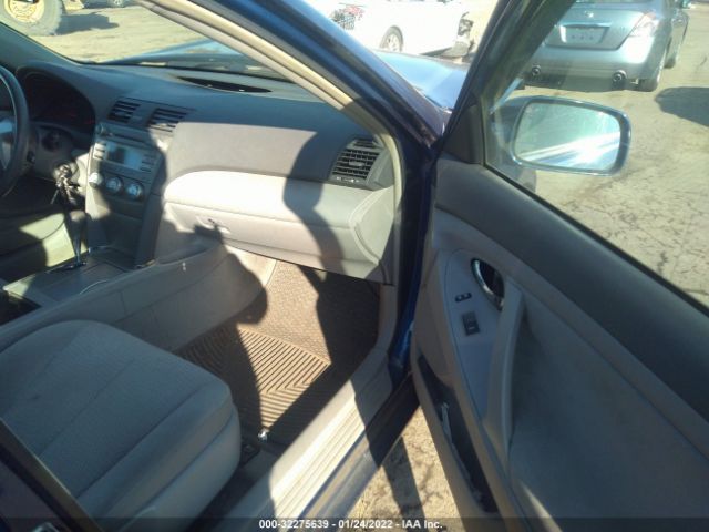 Photo 4 VIN: 4T4BF3EK3BR105535 - TOYOTA CAMRY 